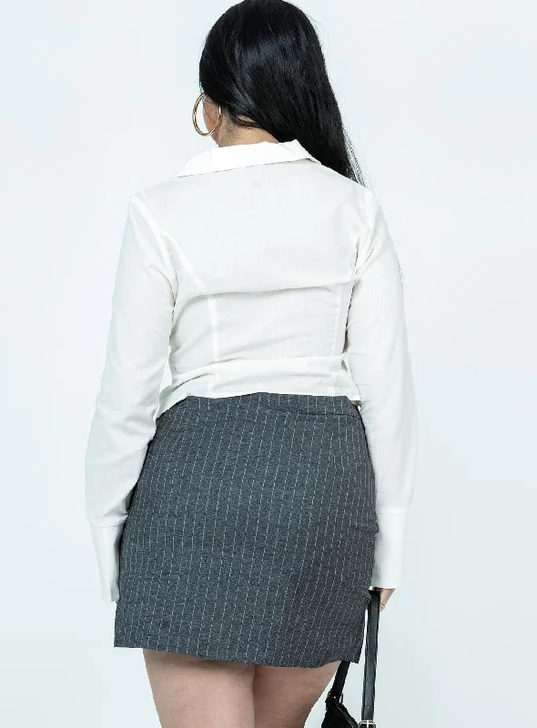 Ravyn Skort Grey Pinstripe