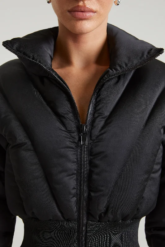 Ribbed Puffer Jacket in Black